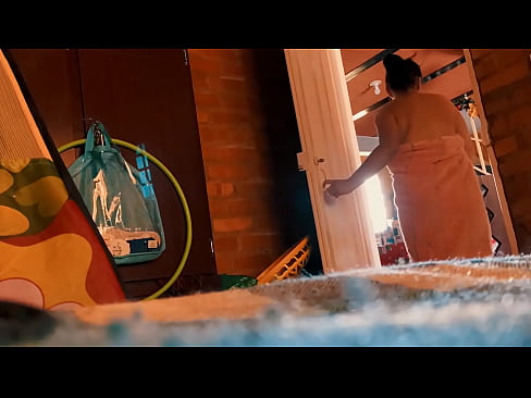 ❤️ דודי הולך אחרי למקלחת, הוא מזיין אותי בזמן שאני מתקלח. ️❌ סרטון מזוין ב-iw.porn-milf300.ru ☑