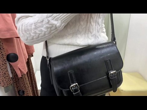 ❤️ אוננות פומבית של הכלבה הצעירה פרלברי עם דילדו בחדר המתאים ️❌ סרטון מזוין ב-iw.porn-milf300.ru ☑